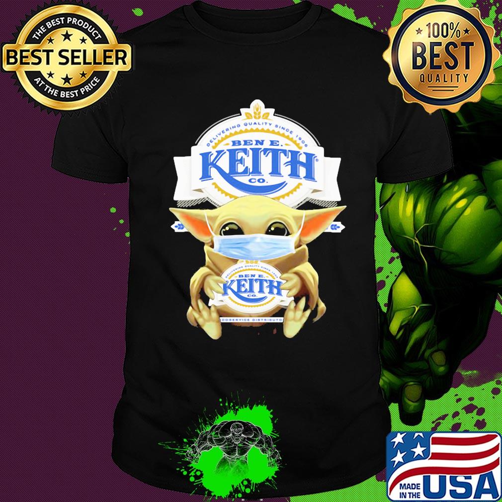 Baby Yoda mask hug Bene Keith shirt
