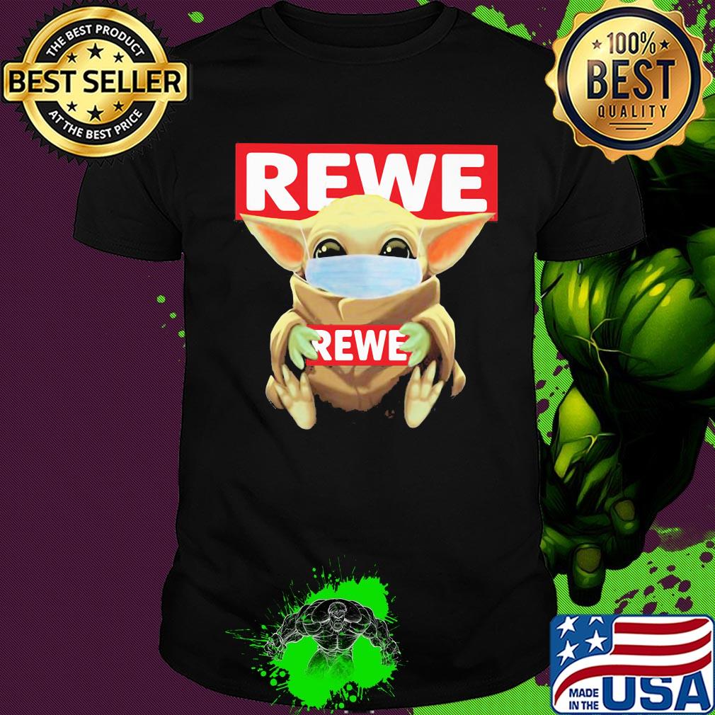 Baby Yoda mask hug Rewe shirt