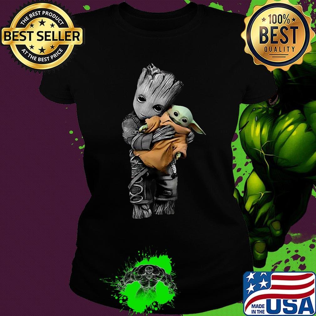 Star wars baby groot hug baby yoda black s Ladies tee Star wars baby groot hug baby yoda black s Ladies tee