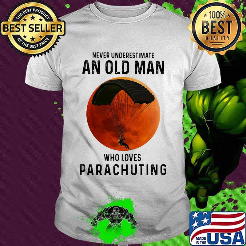 Never underestimate an old man who loves parachuting moon blood halloween shirt