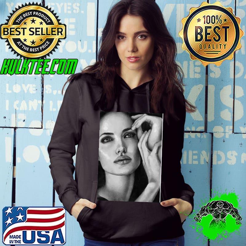 Angelina jolie black and whire georgi shirt