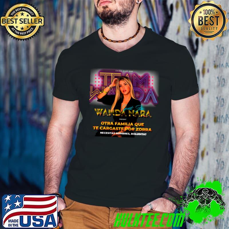 TeamWanda otra familia que Classic T-Shirt Guys V Neck TeamWanda otra familia que Classic T-Shirt Guys V Neck