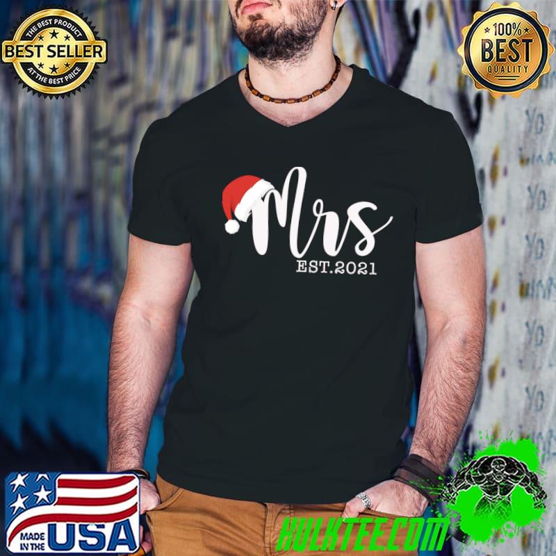 Funny mr Claus & Mrs Claus Est.2021 Christmas Newlywed Couple Xmas T-s Guys V Neck Funny mr Claus & Mrs Claus Est.2021 Christmas Newlywed Couple Xmas T-s Guys V Neck