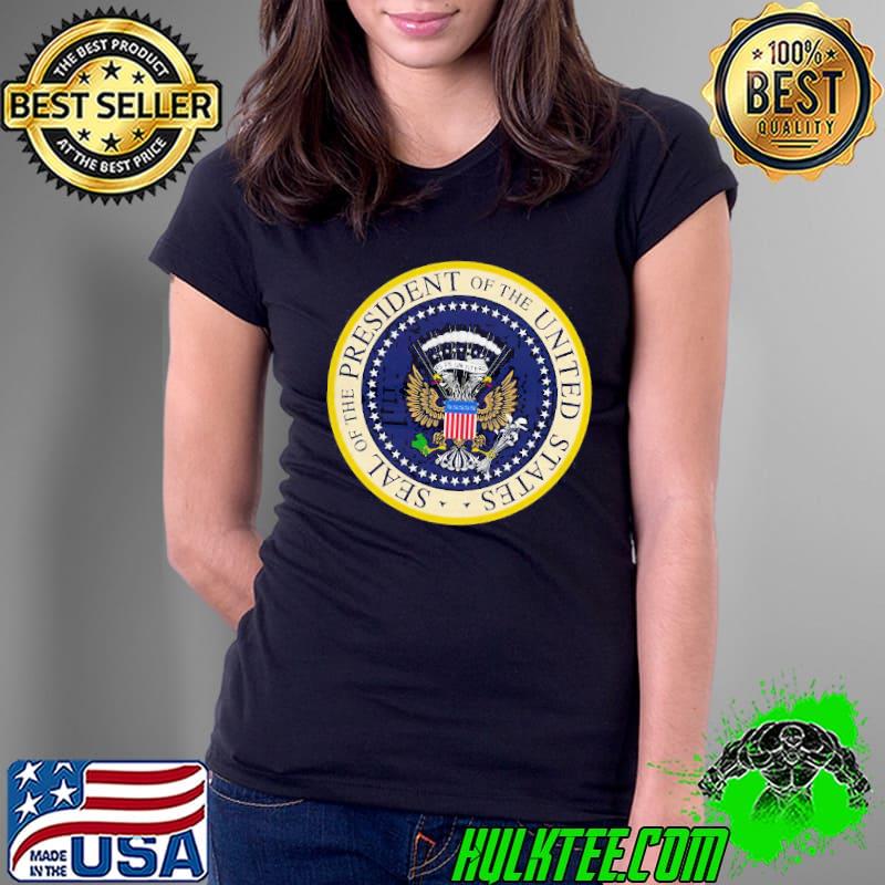 Top Fake Presidential Seal 45 Es Un Titere Donald Trump Shirt Ladies Tee Top Fake Presidential Seal 45 Es Un Titere Donald Trump Shirt Ladies Tee