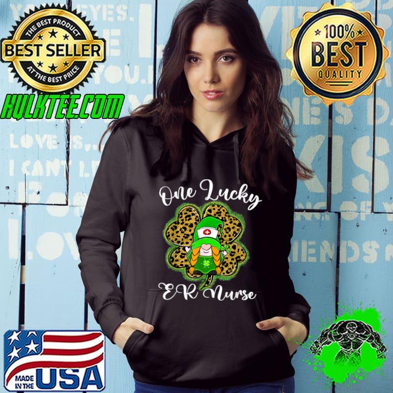 Funny Leopard Shamrock One Lucky ER Nurse Gnome St Patricks Day T-Shirt