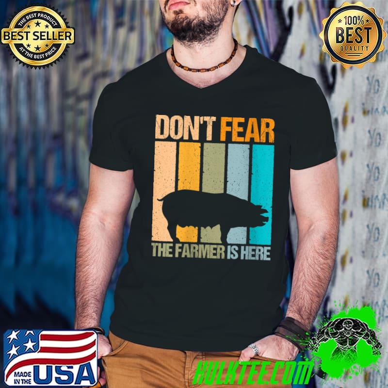 Retro Don`t fear the farmer is here design pig lover and pig T-Shirt Guys V Neck Retro Don`t fear the farmer is here design pig lover and pig T-Shirt Guys V Neck