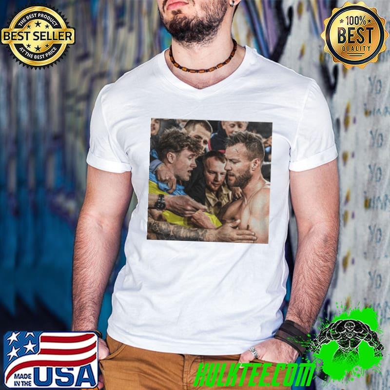 Andriy yarmolenko to a fan holding the Ukraine flag shirt Andriy yarmolenko to a fan holding the Ukraine flag shirt
