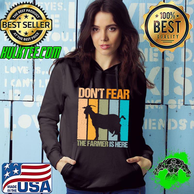 Awesome Retro Don`t fear the farmer is here design goat lovers T-shirt