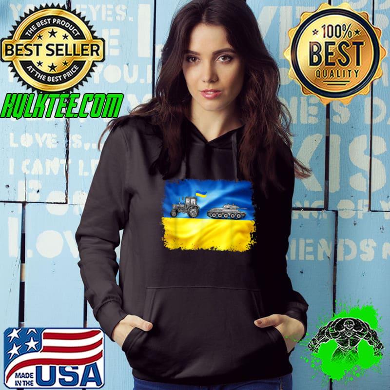 Ukrainian Tractor Pulling Tank With Ukrainian Ukraine Flag T-Shirt