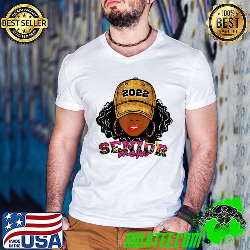 Proud mom cute heart Graduate Senior 2022 T-Shirt Guys V Neck Proud mom cute heart Graduate Senior 2022 T-Shirt Guys V Neck