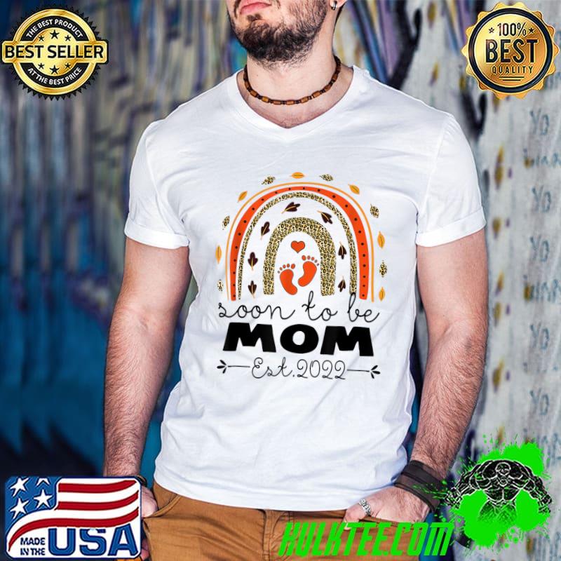 Soon To Be Mom Est 2022 Funny Mother's Day Leopard Rainbow T-Shirt Guys V Neck Soon To Be Mom Est 2022 Funny Mother's Day Leopard Rainbow T-Shirt Guys V Neck