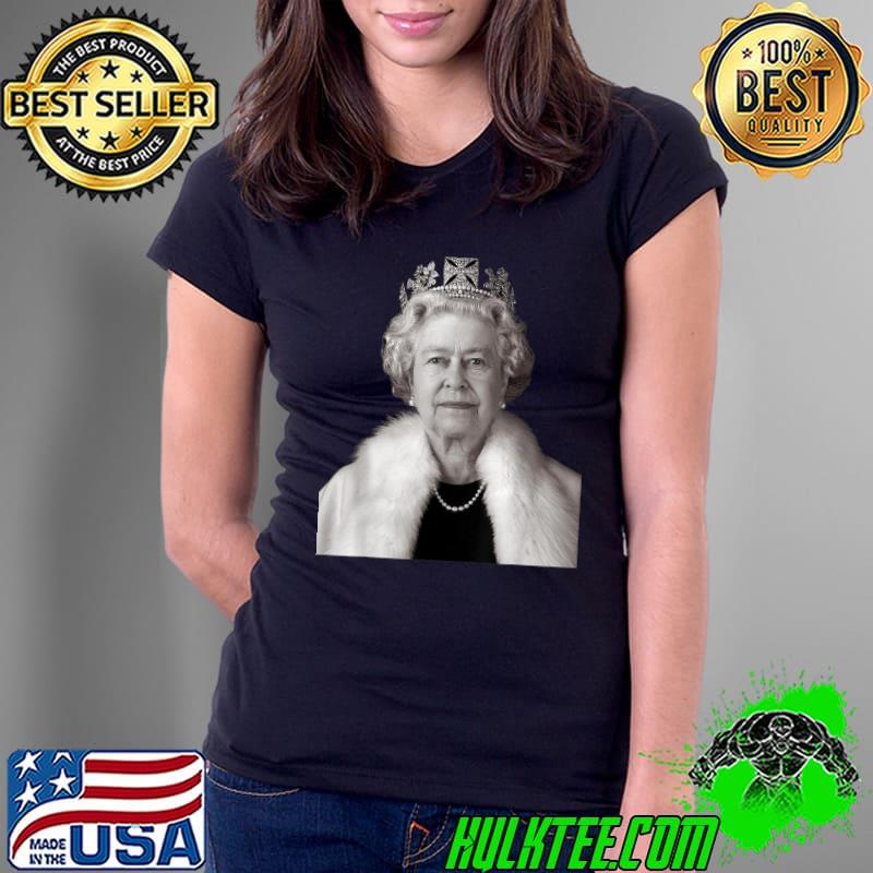 Queen Elizabeth's II British Crown Majesty Queen Elizabeth's T-Shirt Ladies Tee Queen Elizabeth's II British Crown Majesty Queen Elizabeth's T-Shirt Ladies Tee