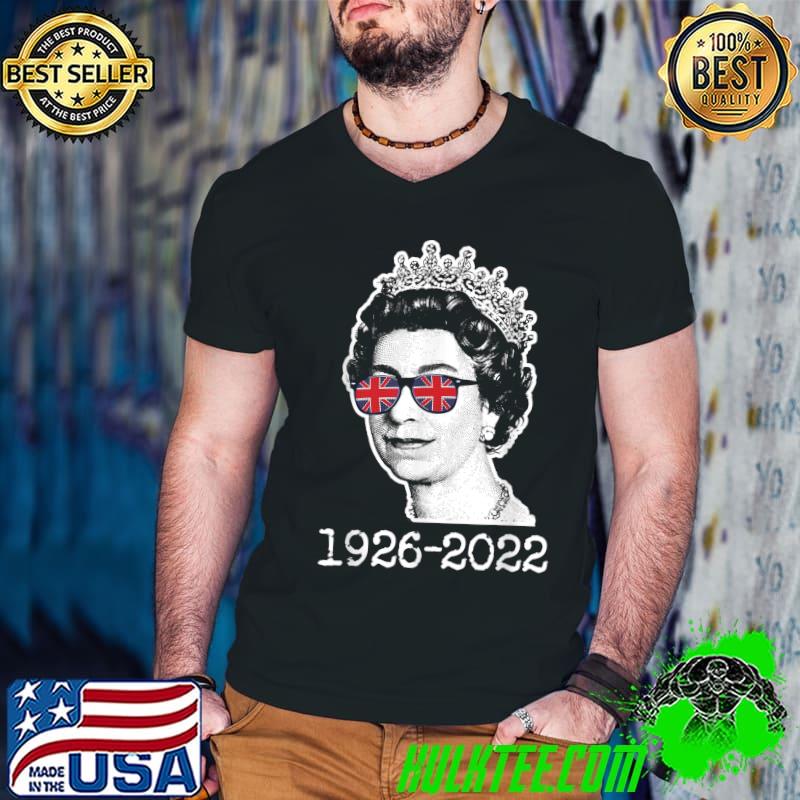 The Queen 1926 2022. Elizabeth ll British Queen With Sunglass Uk Flag T-Shirt