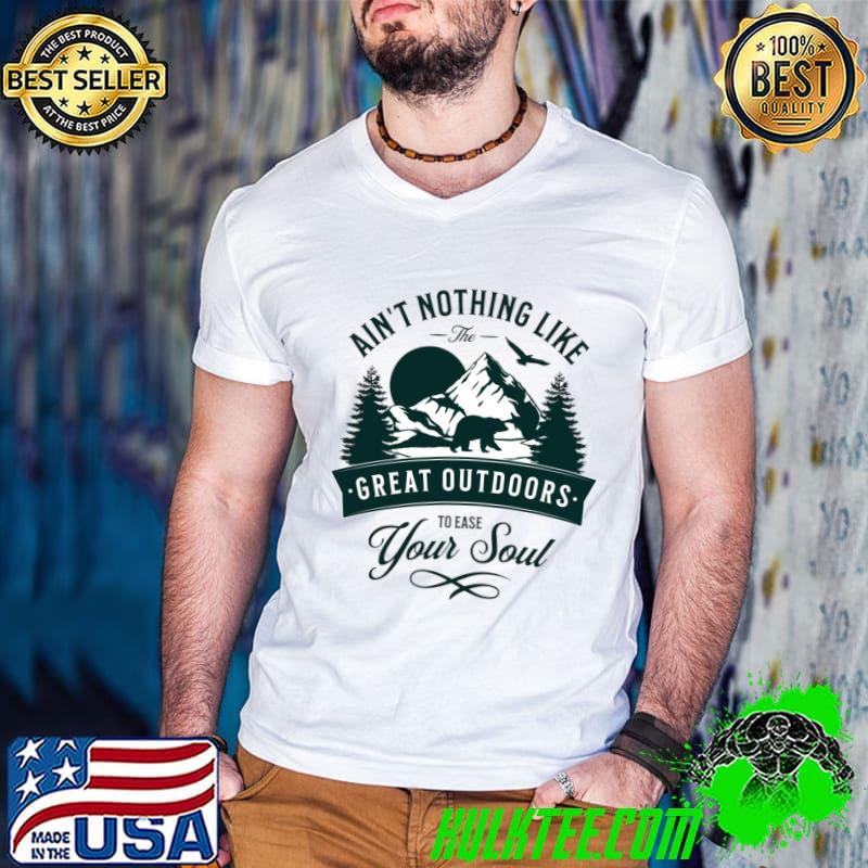 Ain't Nothing Like Country Bear Mountain The Great Outdoors T-Shirt Guys V Neck Ain't Nothing Like Country Bear Mountain The Great Outdoors T-Shirt Guys V Neck