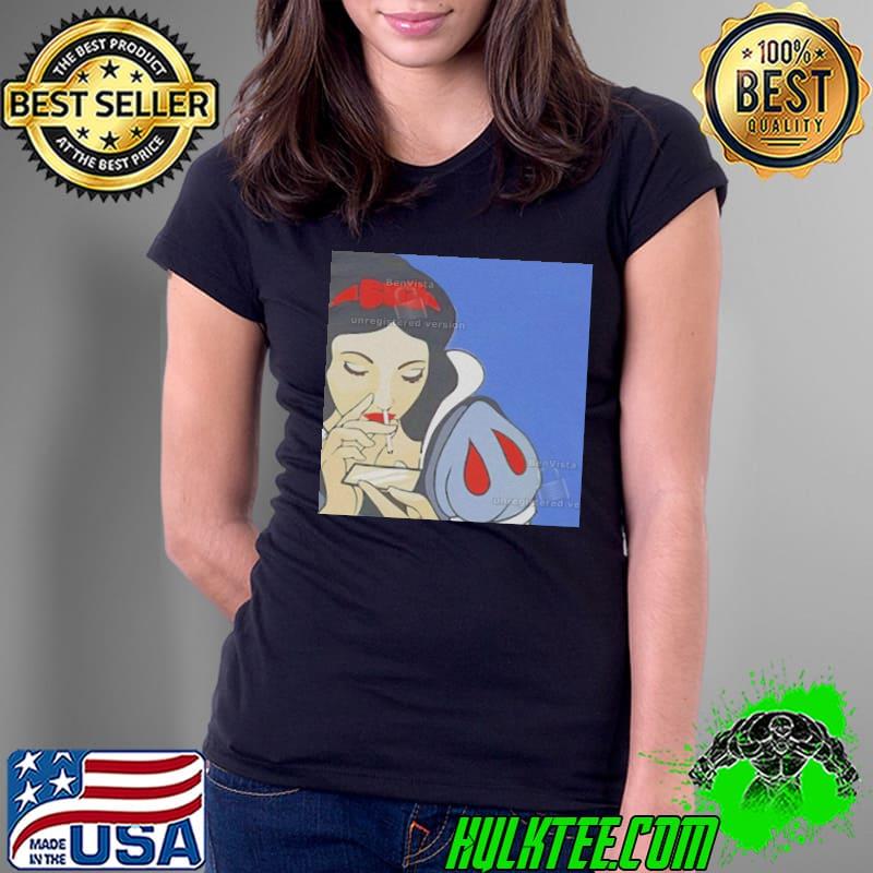 Snow White using coke shirt