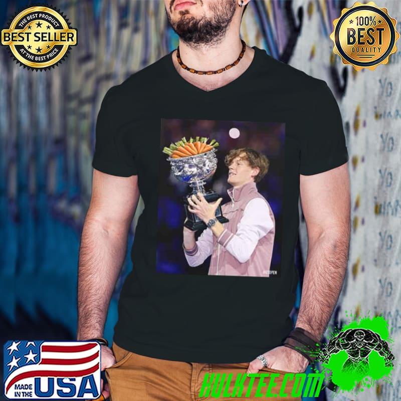 US Open Tennis A Carota Champion Jannik Sinner Aus Open Grand Slam Champion 2024 Congratulations Funny Poster Shirt Guys V Neck US Open Tennis A Carota Champion Jannik Sinner Aus Open Grand Slam Champion 2024 Congratulations Funny Poster Shirt Guys V Neck