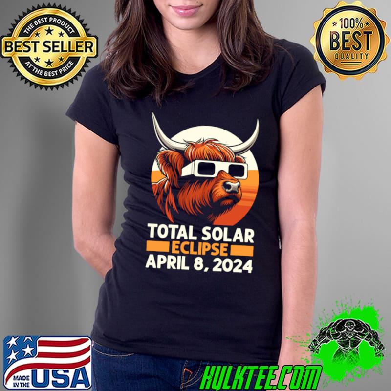 Highland Cow Solar Eclipse April 8th 2024 Vintage Sunset T-Shirt