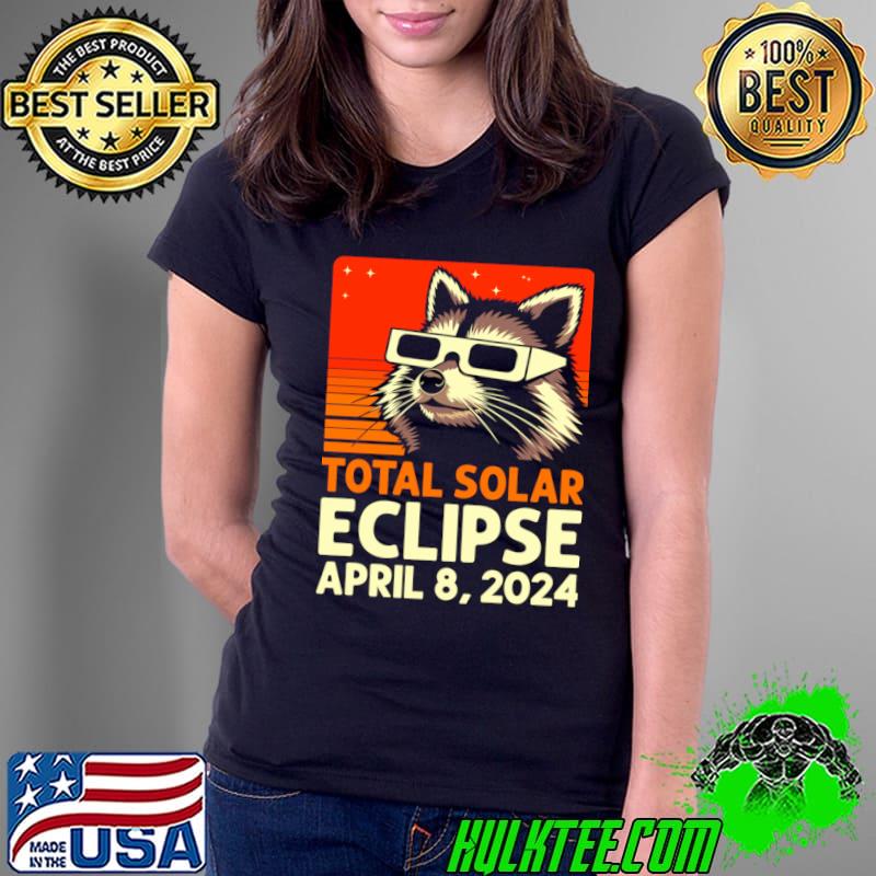 Total Solar Eclipse April 8 2024 Raccoon Watching Solar Eclipse T-Shirt