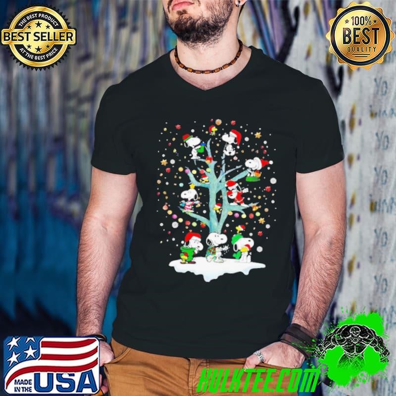 Snoopy Woodstock Christmas tree lights Guys V Neck
