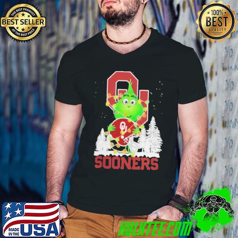 The Grinch Hug Oklahoma Sooners Helmet Christmas Shirt