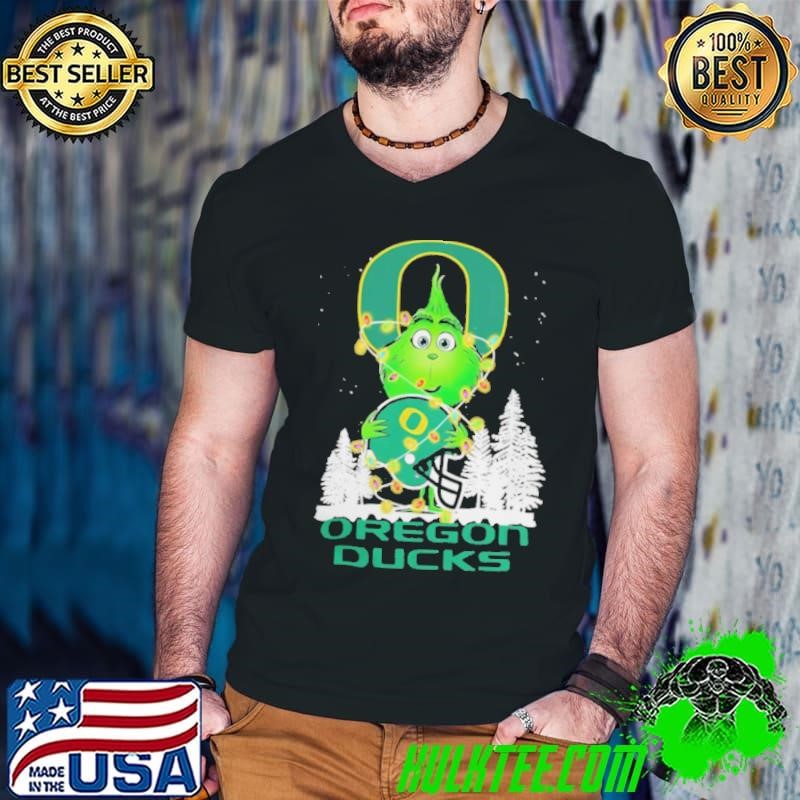 The Grinch Hug Oregon Ducks Helmet Christmas Shirt