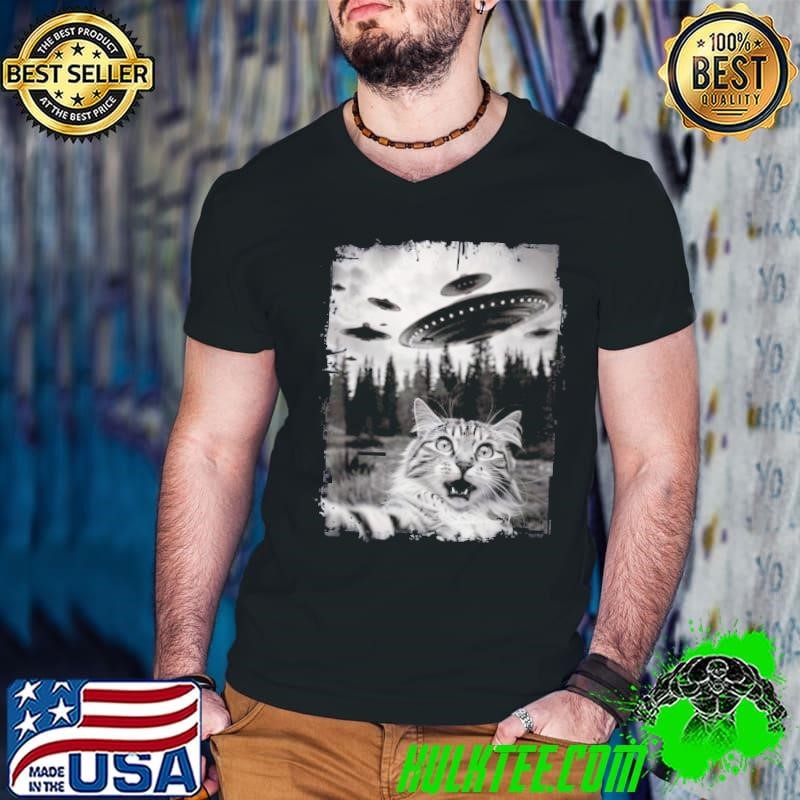 Cat Selfie With Ufo Alien Funny Cat Graphic Shirt