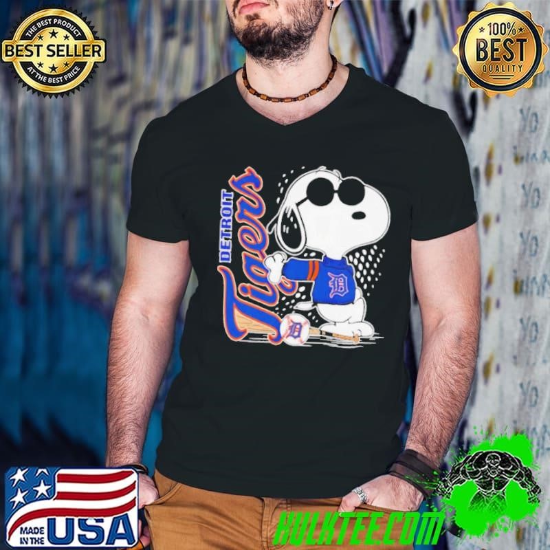 Snoopy standing Detroit Tigers baseball shirt